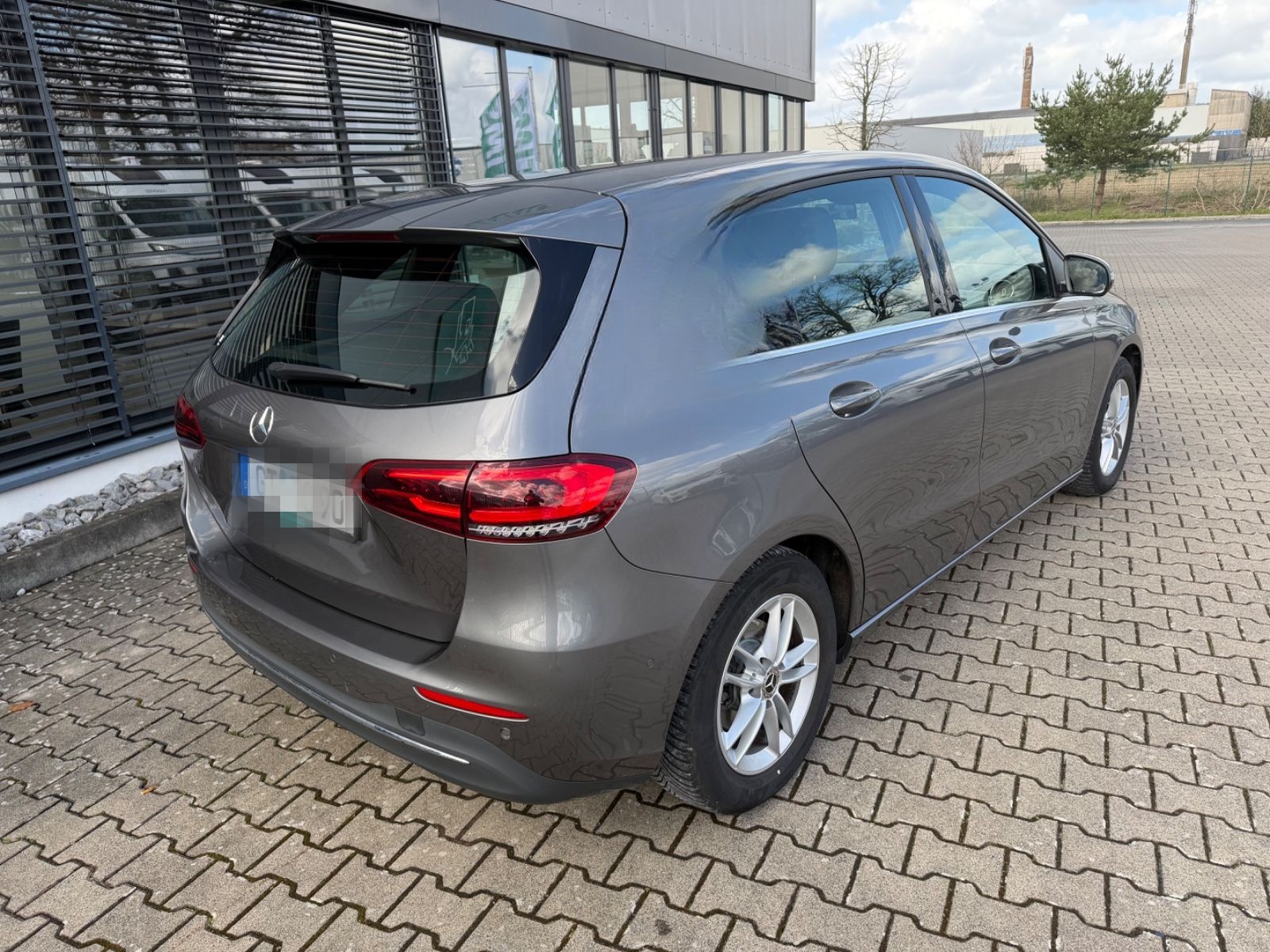 Mercedes-Benz B 180 Business Paket foto 7