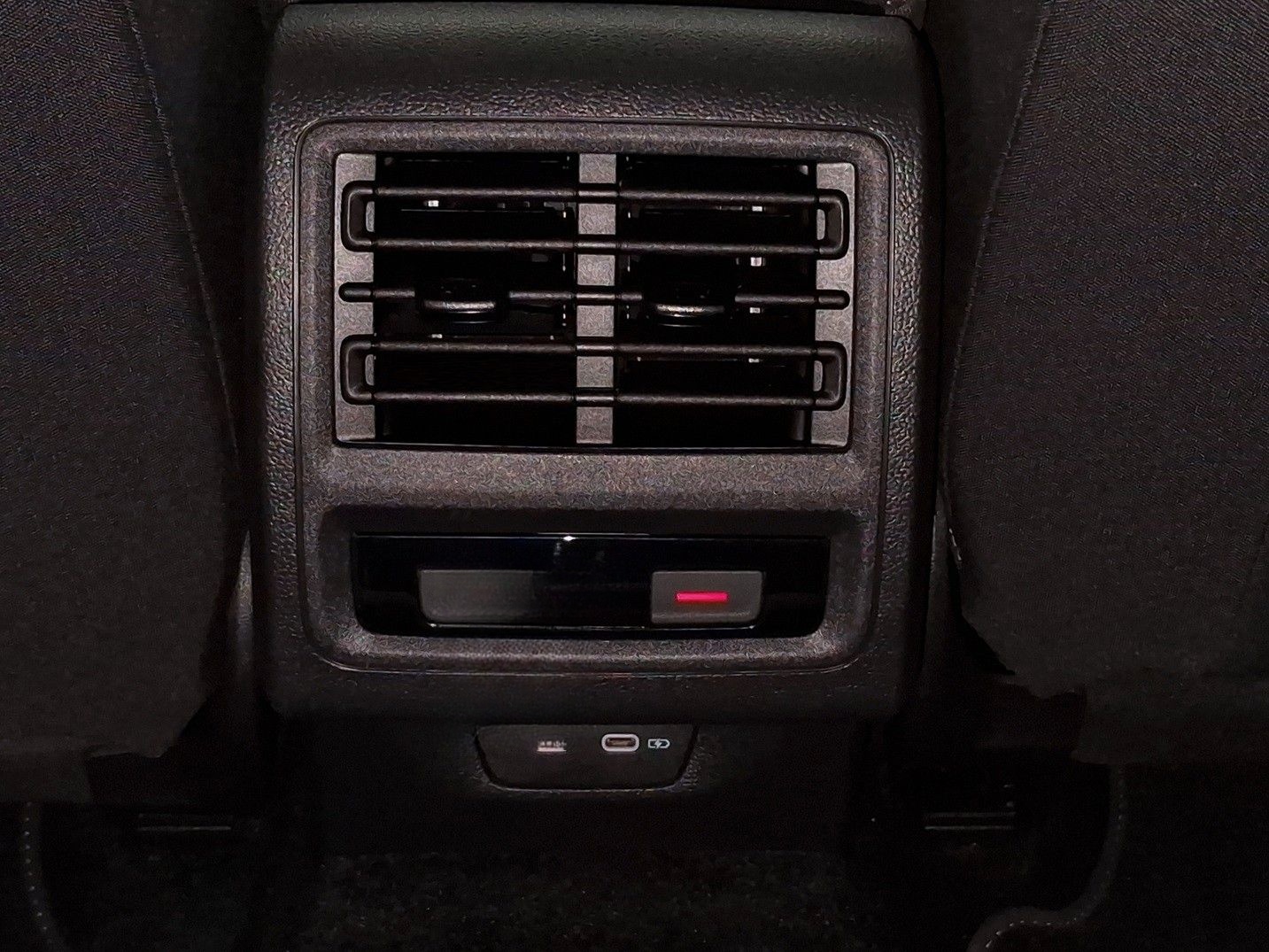 Volkswagen Golf VIII Var. 2.0 TDI Life,1.Hand,Navi,LED,ACC foto 23