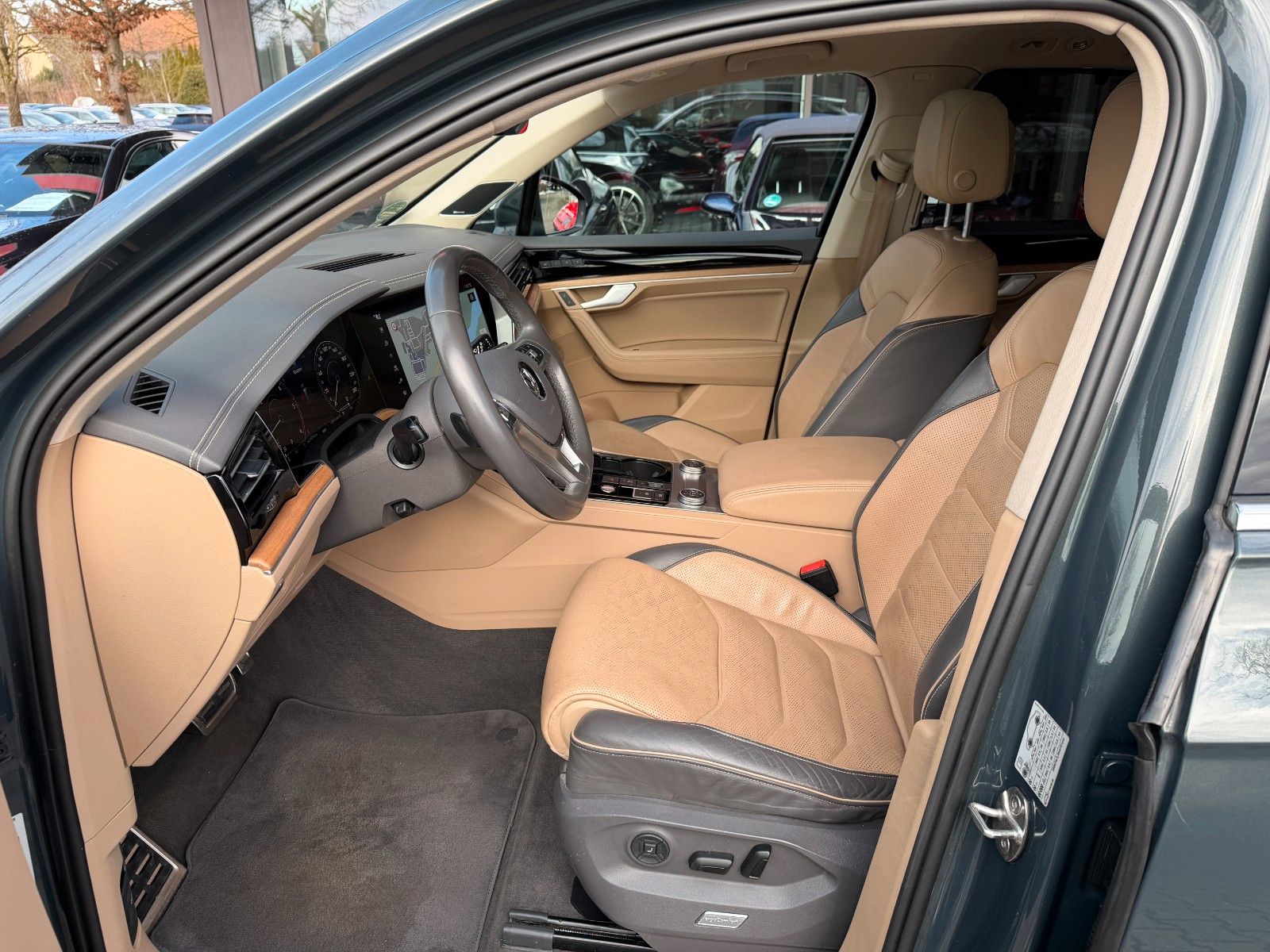 Volkswagen Touareg V8 TDI - Max.-Ausst. + MTM -1.Hd. foto 5