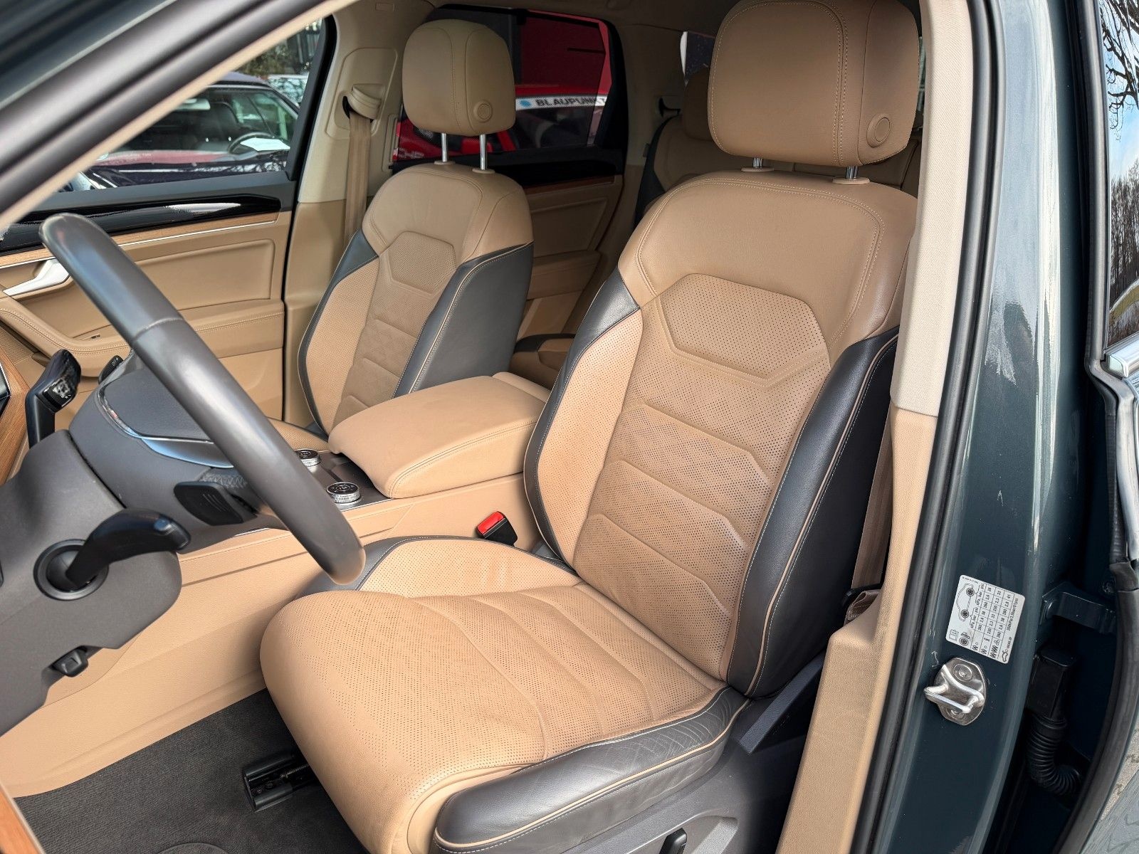 Volkswagen Touareg V8 TDI - Max.-Ausst. + MTM -1.Hd. foto 8