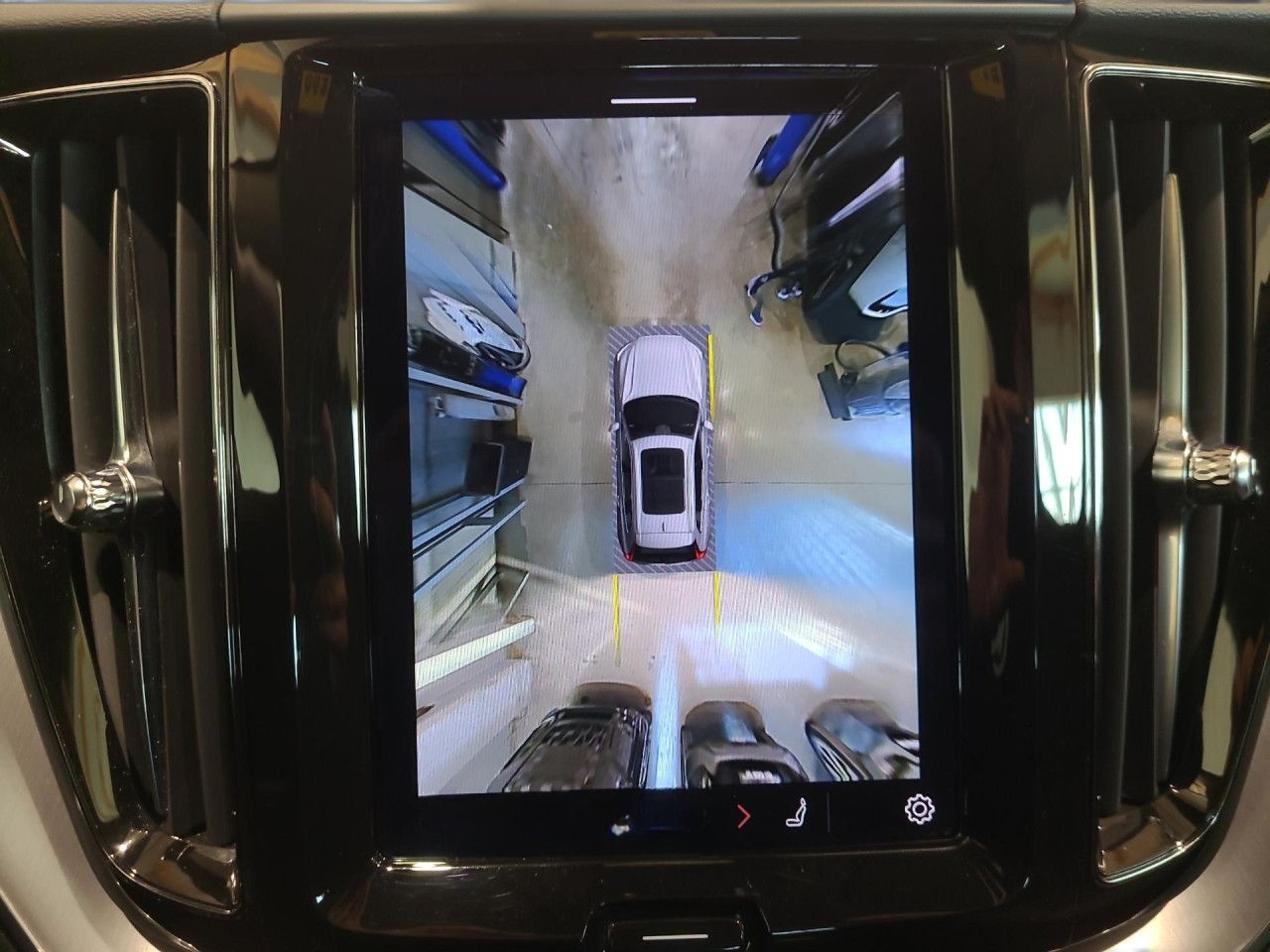 Volvo XC 60 Momentum Pro 2WD foto 10