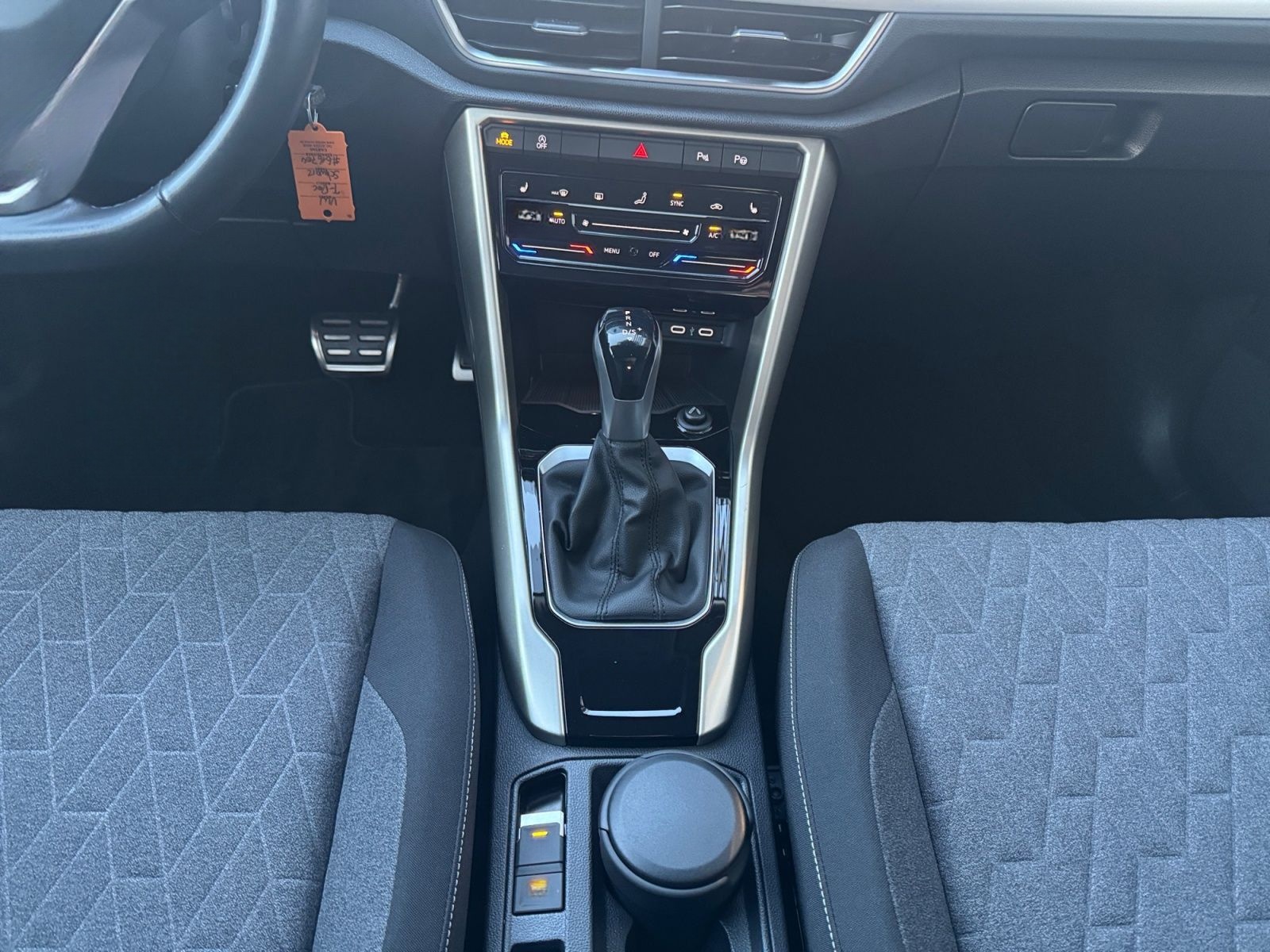 Volkswagen T-Roc Move 1.5TSI DSG AHK LED KAM NAV SHZ PDC foto 13
