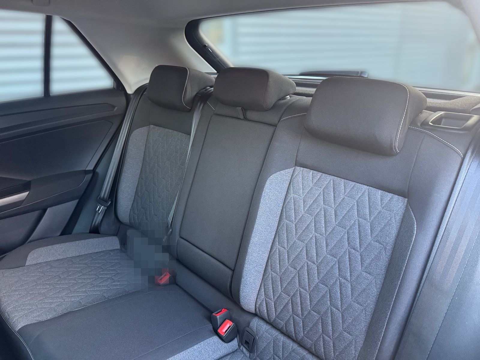 Volkswagen T-Roc Move 1.5TSI DSG AHK LED KAM NAV SHZ PDC foto 17