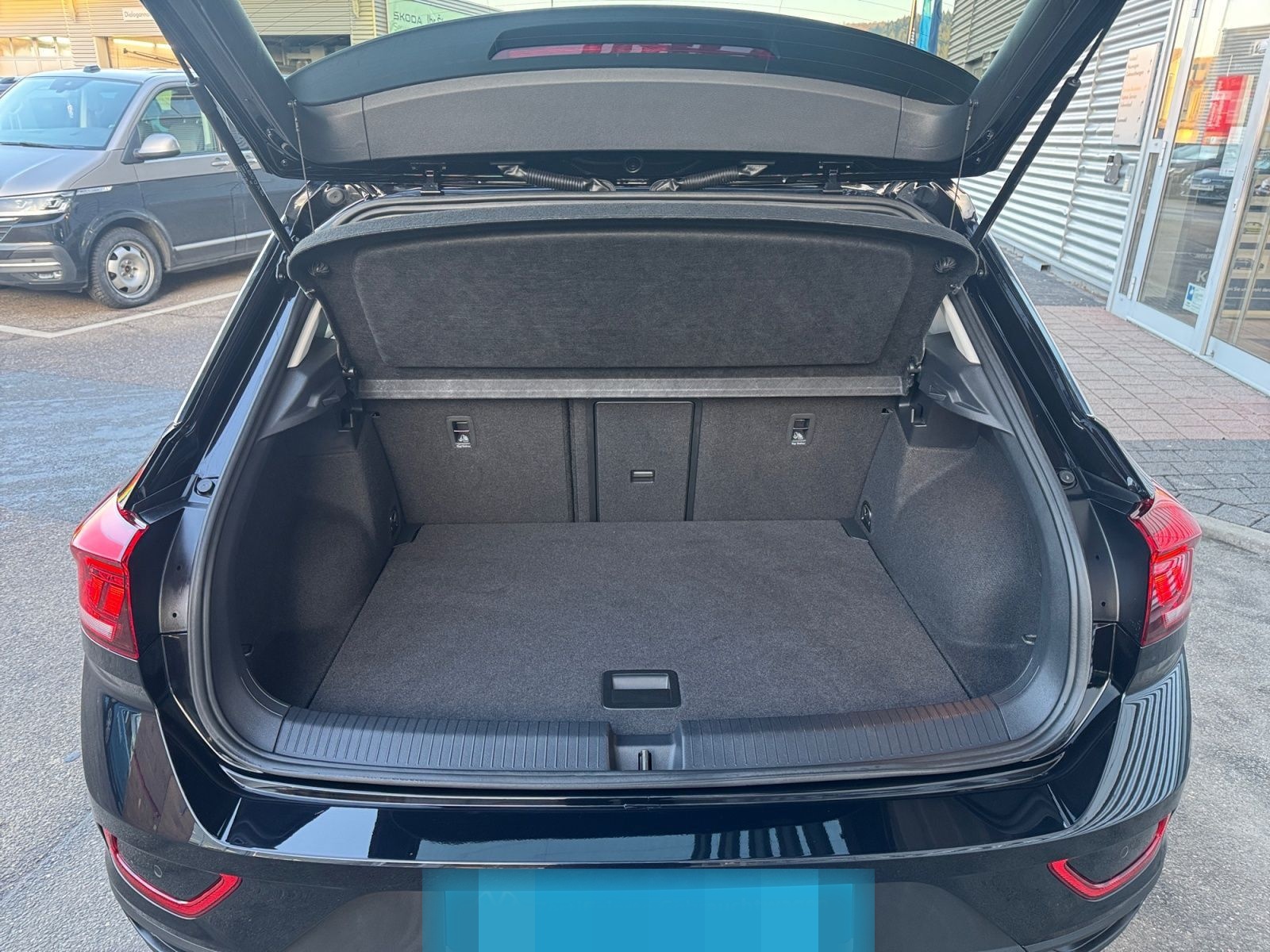 Volkswagen T-Roc Move 1.5TSI DSG AHK LED KAM NAV SHZ PDC foto 8
