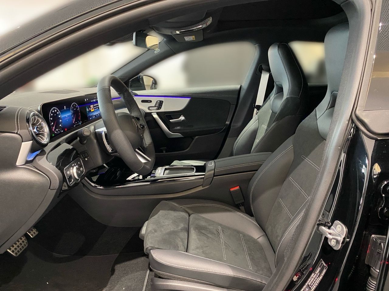 Mercedes-Benz CLA 180 Shooting Brake AMG+PANO+HANDS-FREE+DISTR foto 8