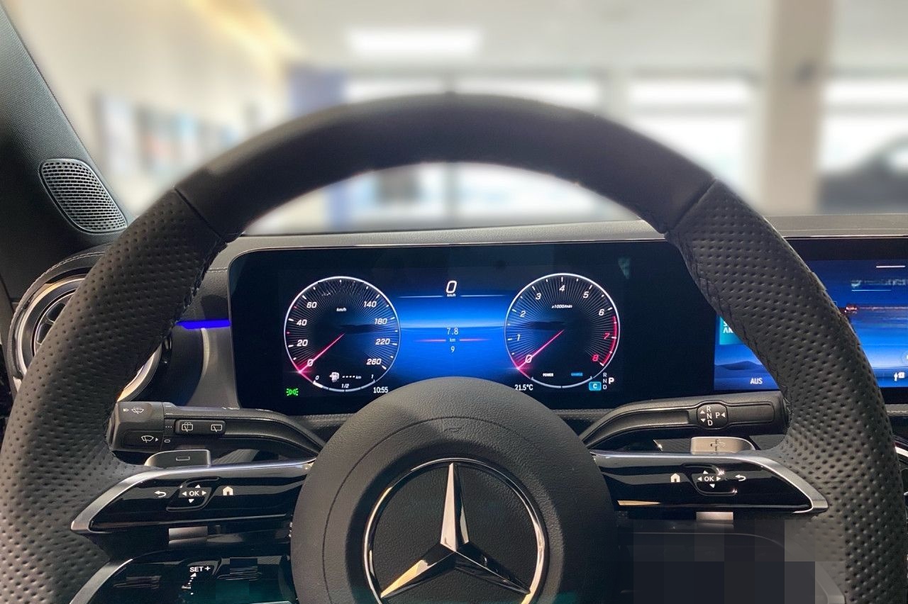 Mercedes-Benz CLA 180 Shooting Brake AMG+PANO+HANDS-FREE+DISTR foto 9