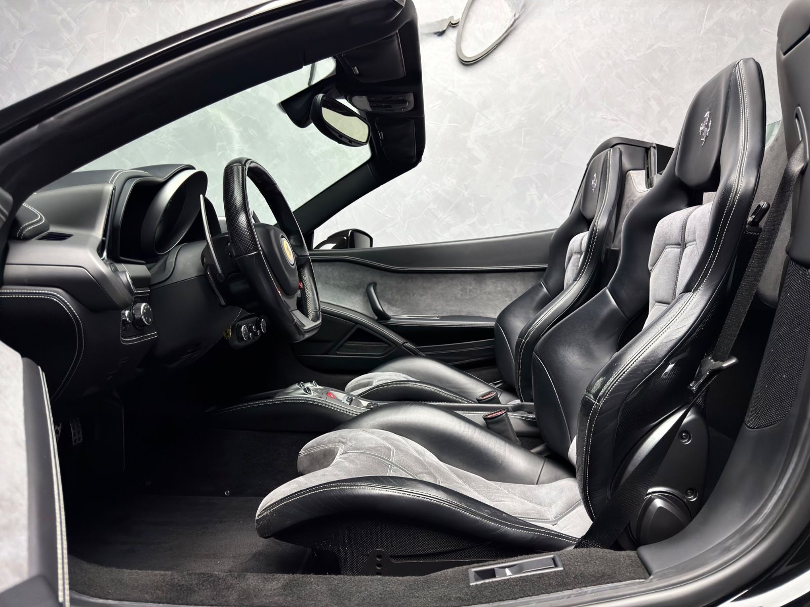 Ferrari 458 Italia Spider DE 2.HAND RACING SEATS ALCANTA foto 2