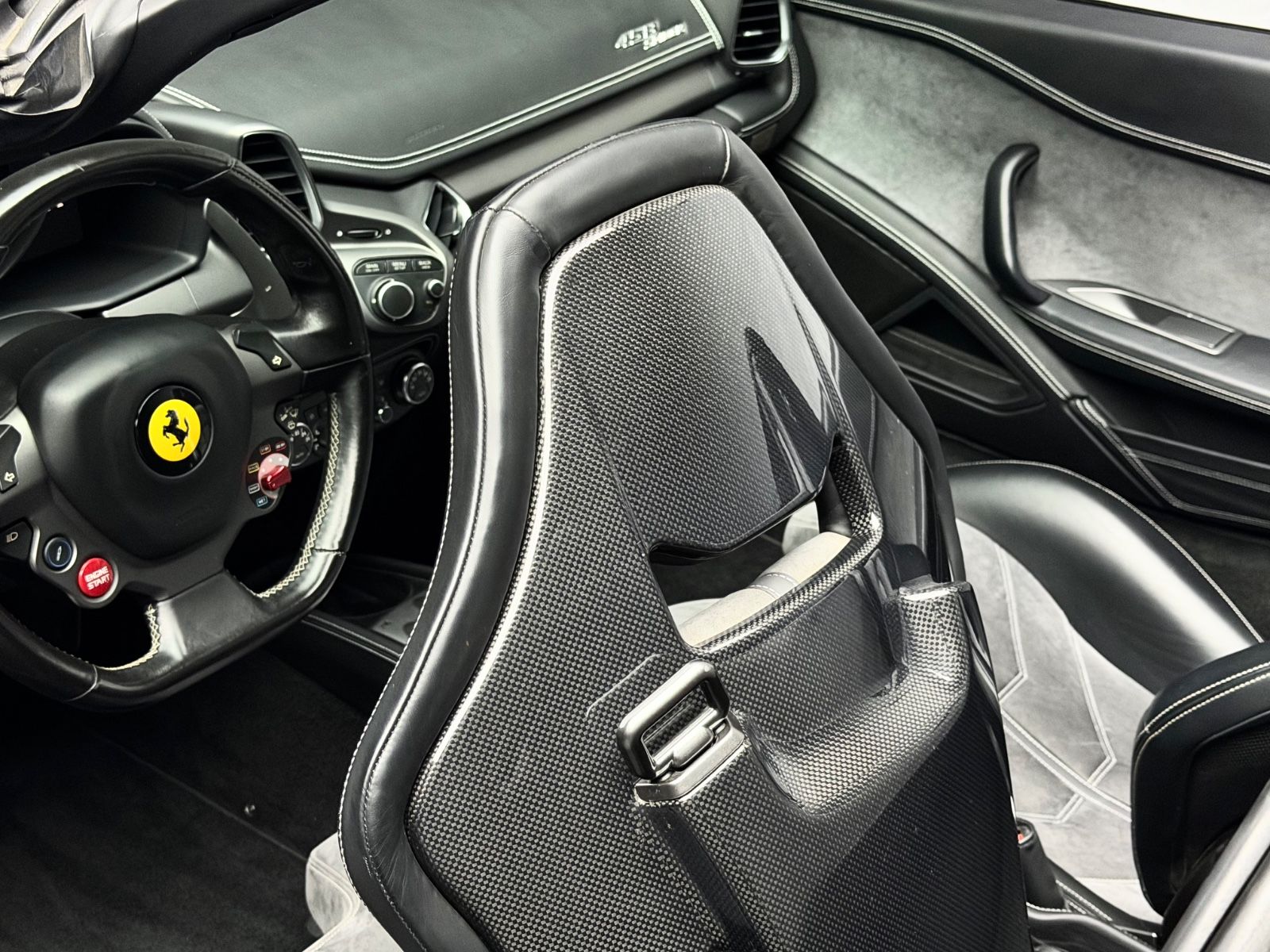 Ferrari 458 Italia Spider DE 2.HAND RACING SEATS ALCANTA foto 12