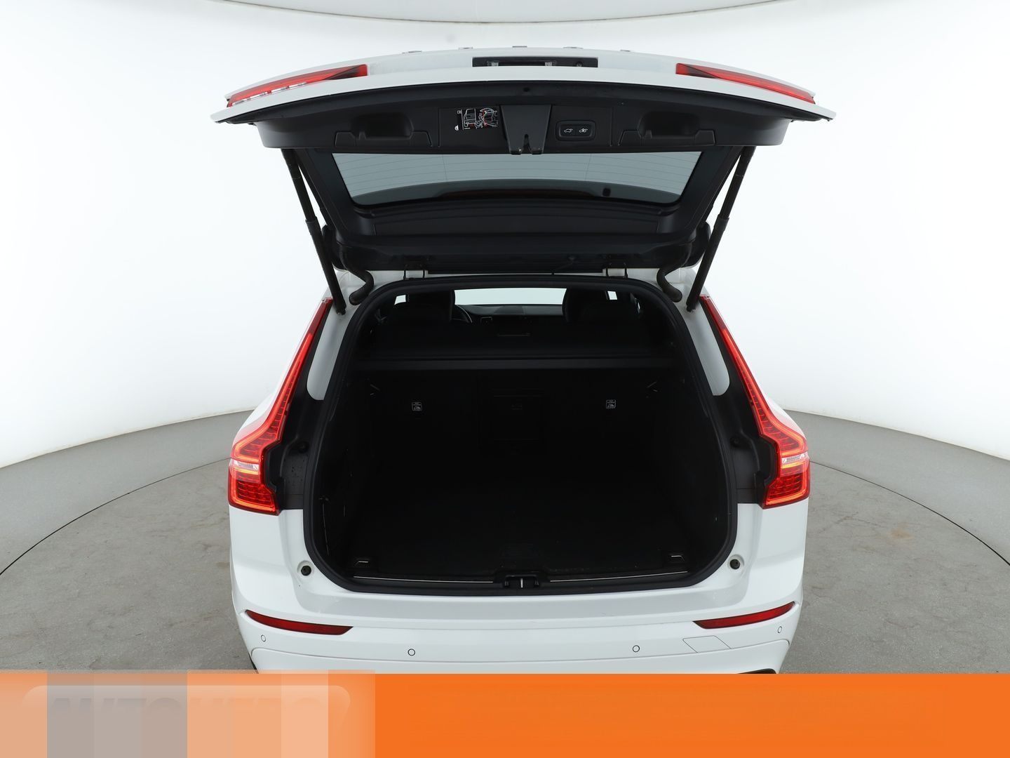 Volvo XC60 2.0 B5 Mild-Hybrid R Design AWD Aut.*NAVI* foto 18