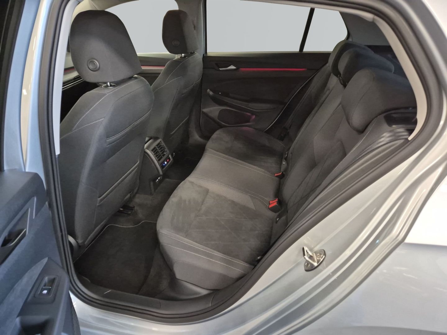 Volkswagen Golf VIII Style 1,5 eTSI DSG AHK ACC CAM AppConn foto 12