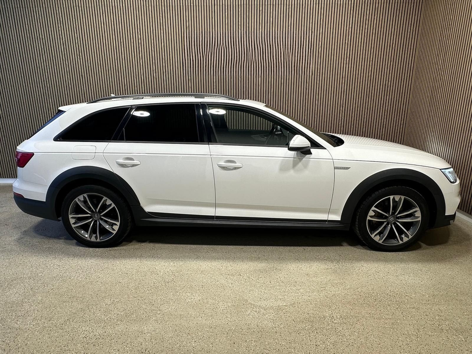 Audi A4 Allroad quattro 2.0 TFSI S tronic Pano|LED|Na foto 31