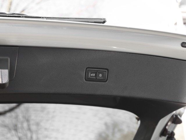 Audi Q8 50 TDI quattro Pano HD Matrix LED AHK HuD ACC foto 13