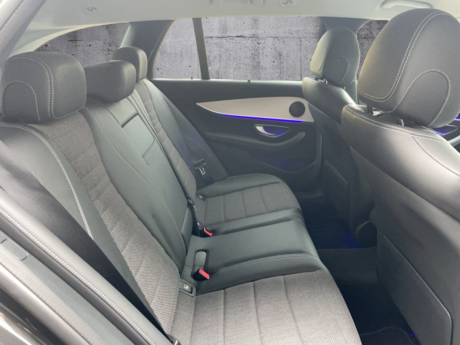 Mercedes-Benz E 200 d T AMG+NIGHT+STANDHZ+KAMERA+EASYP+TWA+LED foto 13