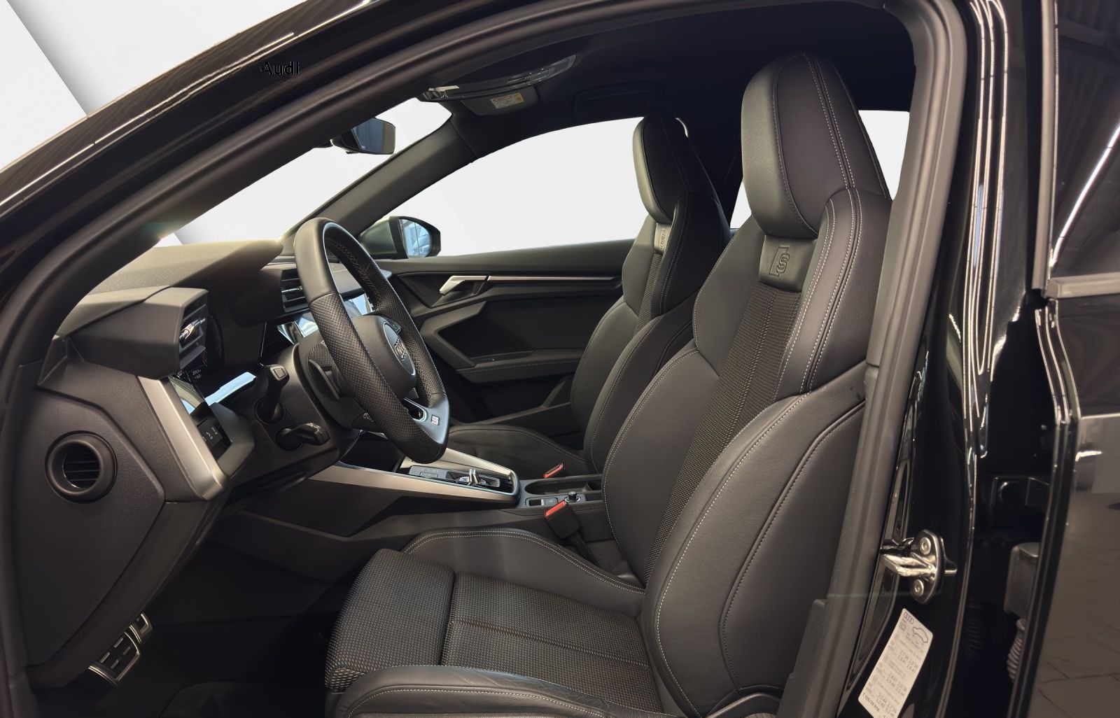 Audi S3 Sportback 2.0 TFSI quattro Matrix-LED B&O Nav foto 5