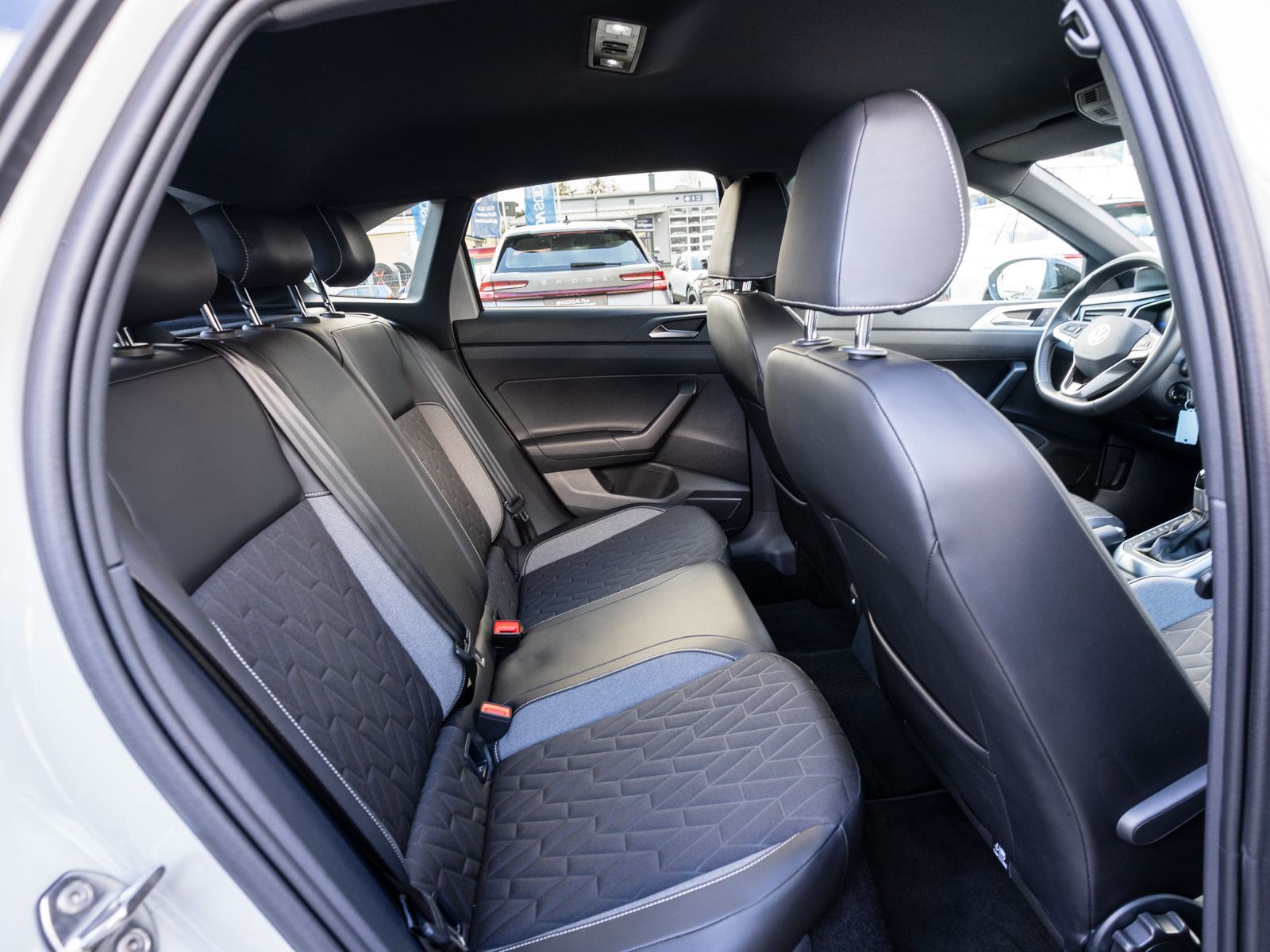 Volkswagen Taigo Goal 1.0 TSI DSG LED Navi PDC ACC SHZ foto 8