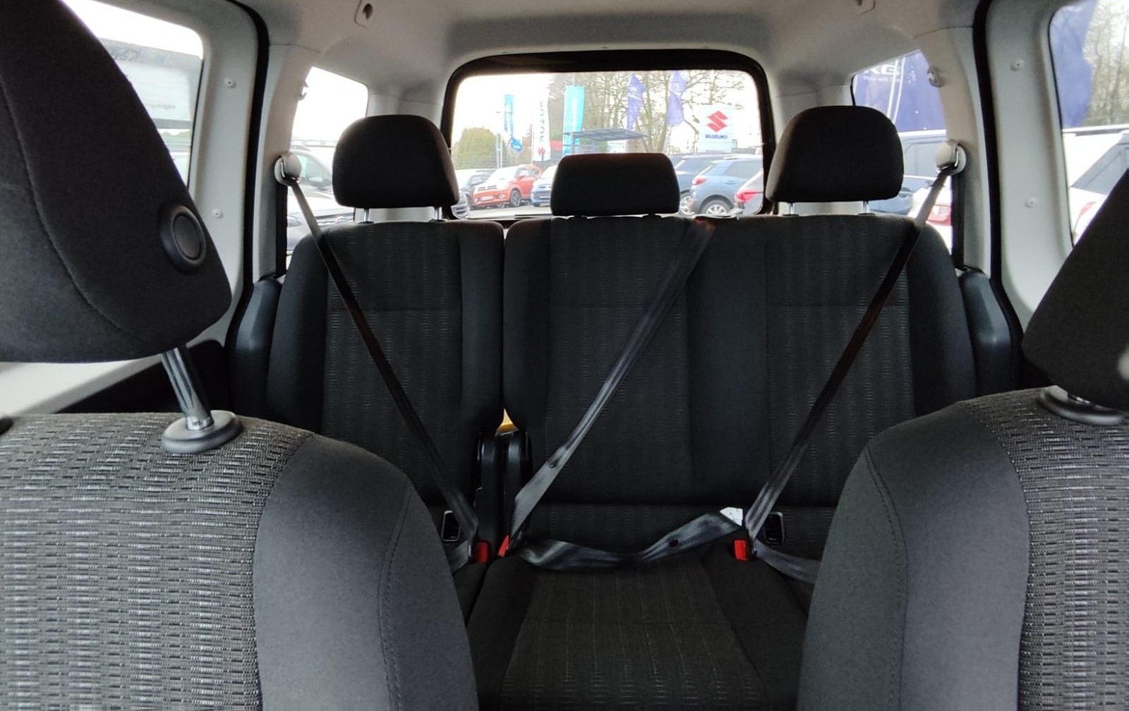 Volkswagen Caddy PKW Comfortline PDC v+h foto 16