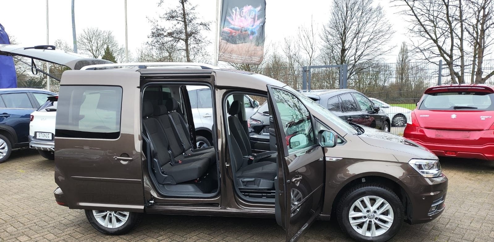 Volkswagen Caddy PKW Comfortline PDC v+h foto 7