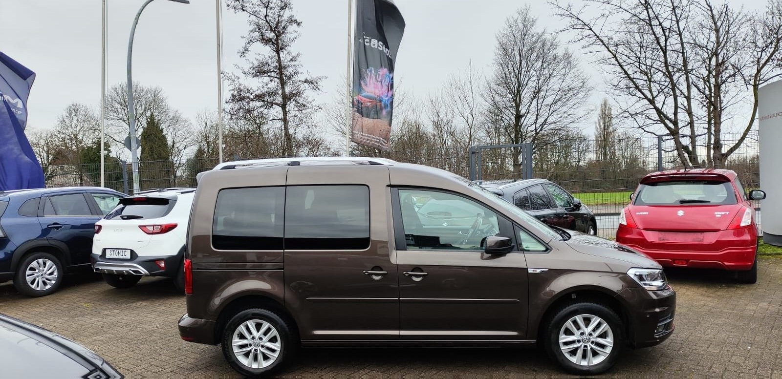Volkswagen Caddy PKW Comfortline PDC v+h foto 9