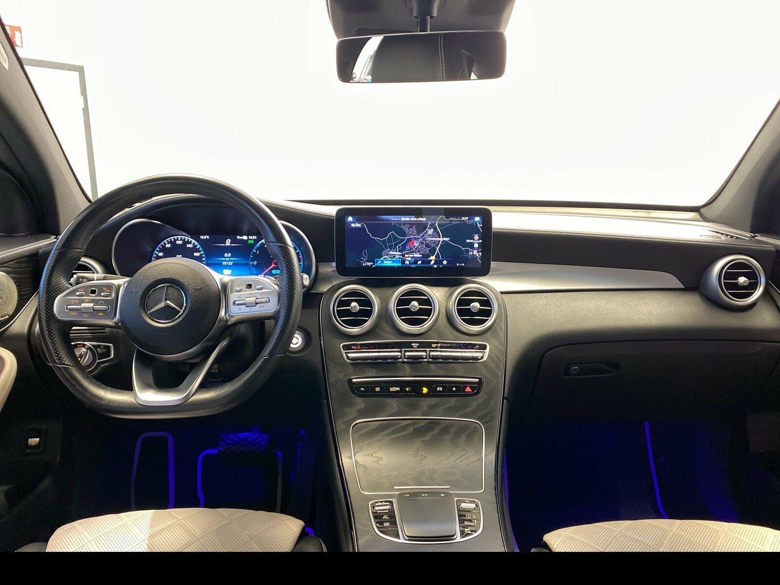 Mercedes-Benz GLC 300 de 4M Coupé AMG/Kamera/AHK/HUD/Distron. foto 8