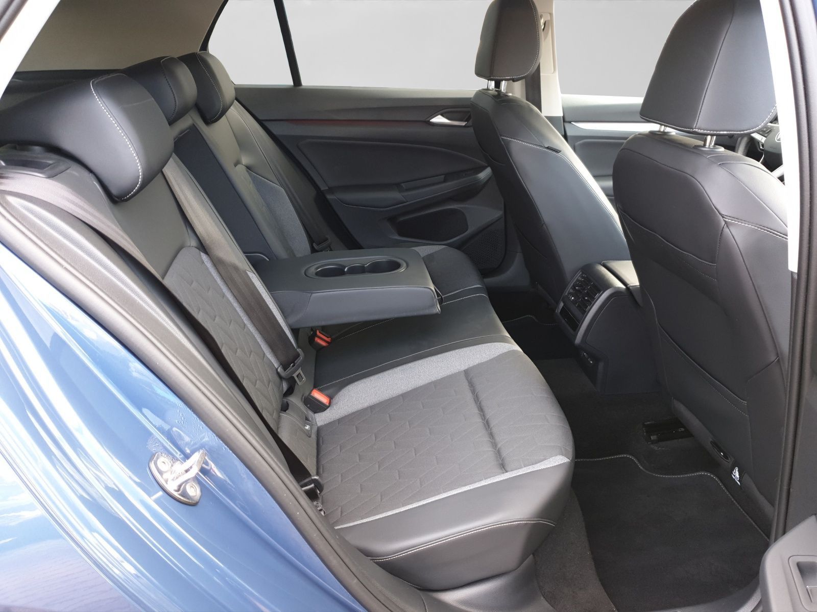 Volkswagen Golf 2.0 TDI DSG GOAL LED+ NAVI AHK KAMERA foto 6