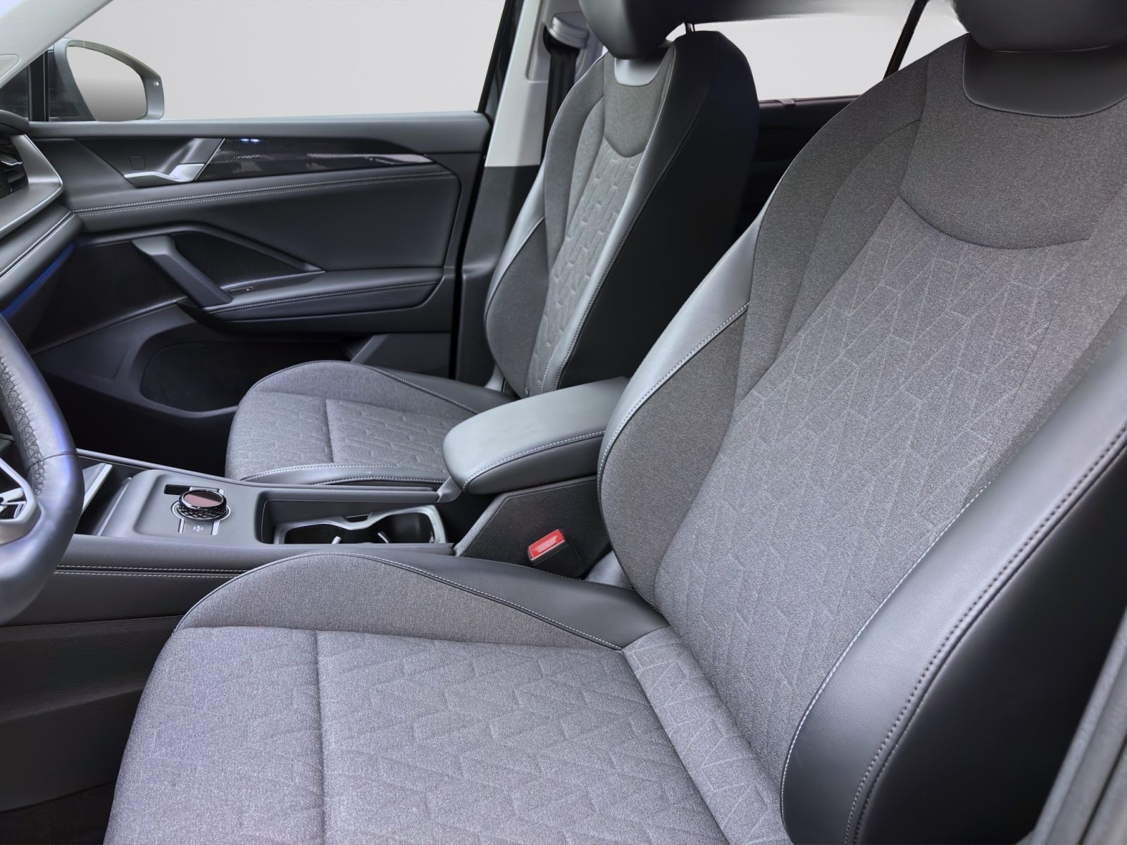 Volkswagen Tayron 2.0 TDI DSG LIFE AHK KAMERA KLIMA SHZG foto 9