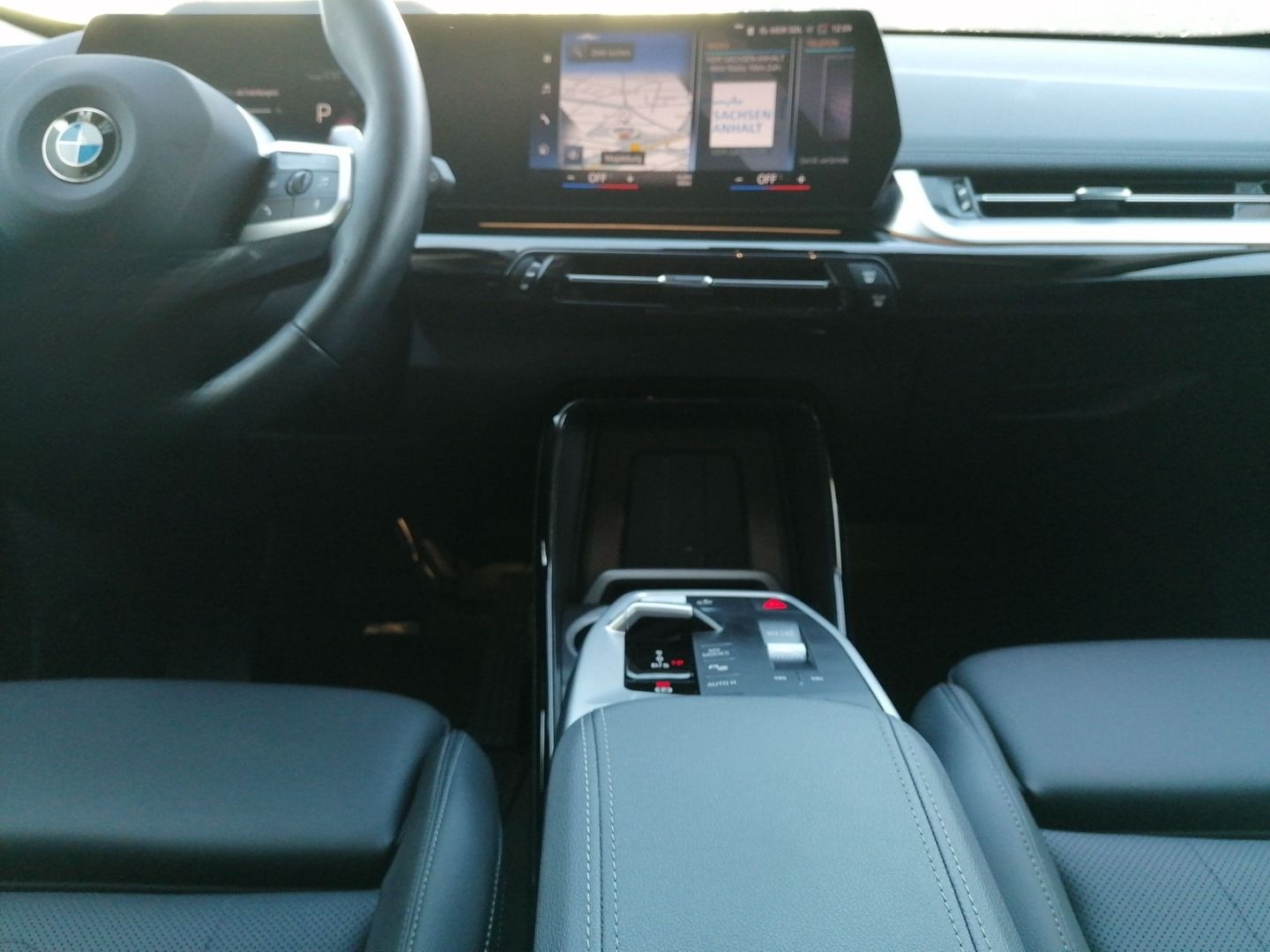 BMW X1 xDrive23i xLine Adap.LED HUD AHK ACC PA+ Memo foto 11