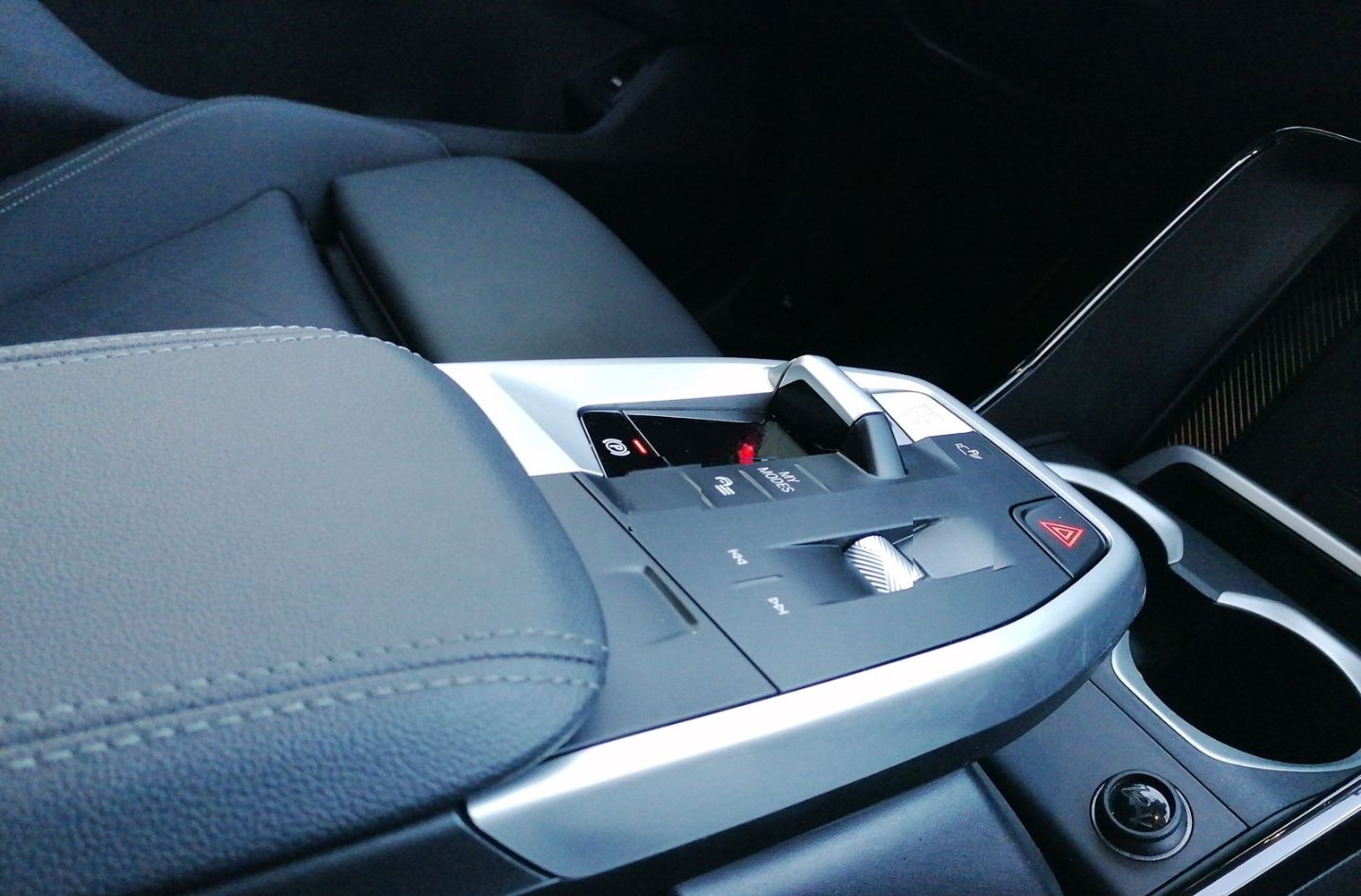 BMW X1 xDrive23i xLine Adap.LED HUD AHK ACC PA+ Memo foto 16