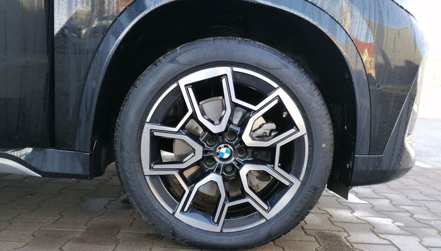 BMW X1 xDrive23i xLine Adap.LED HUD AHK ACC PA+ Memo foto 18