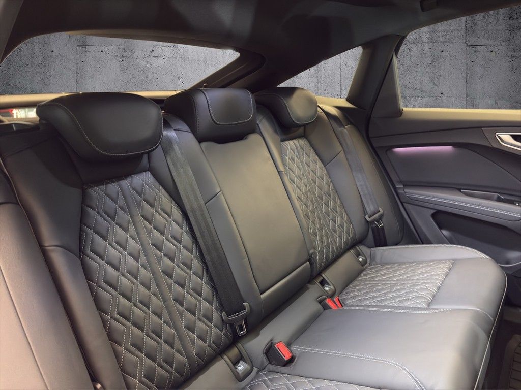 Audi Q4 e-tron Sportback 50 quattro S line Pano+Matri foto 10