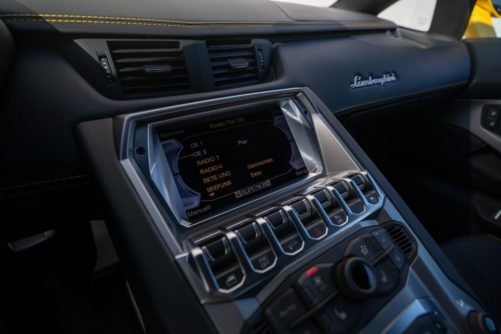 Lamborghini Aventador LP700-4 V12 COUPE FULL SERVICE HISTORY foto 25