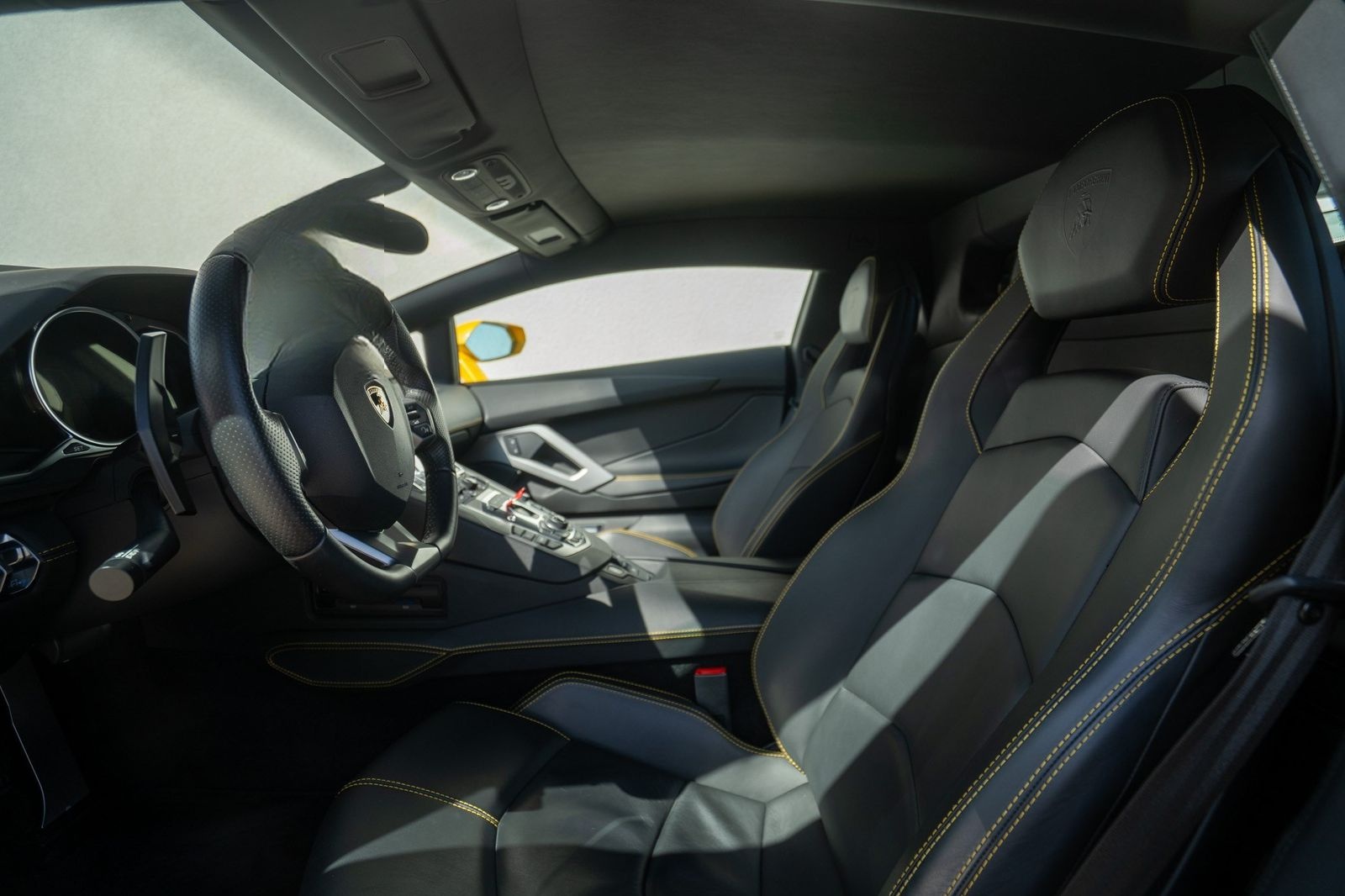 Lamborghini Aventador LP700-4 V12 COUPE FULL SERVICE HISTORY foto 8