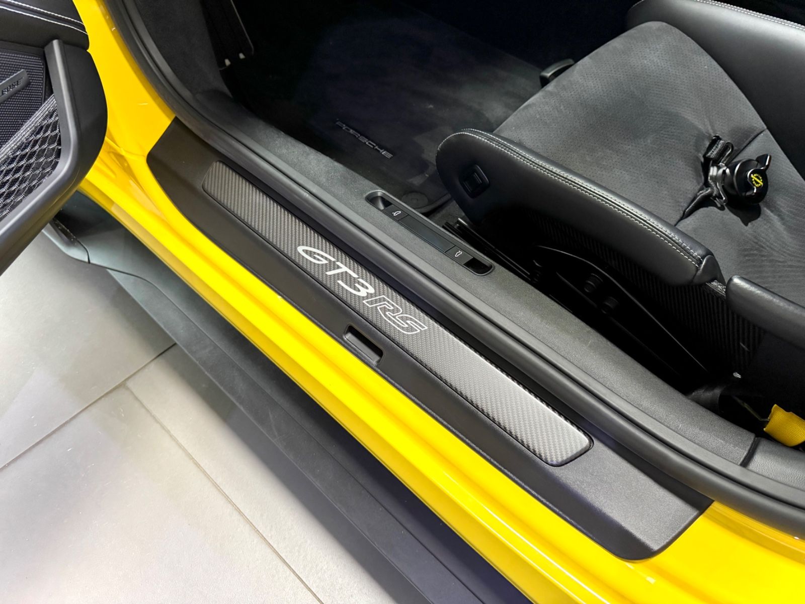 Porsche 911-992 GT3 RS WEISSACH KERAMIK-PCCB LIFT CARBON foto 19