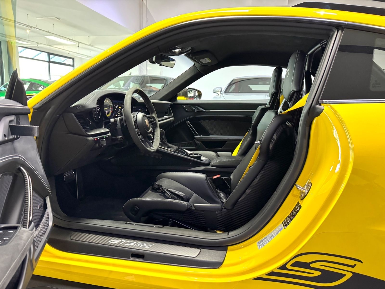 Porsche 911-992 GT3 RS WEISSACH KERAMIK-PCCB LIFT CARBON foto 7