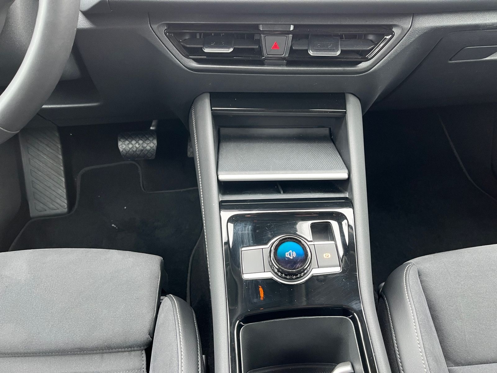 Volkswagen Tayron 1.5eTSI DSG Elegance LED AHK Navi ACC APP foto 9