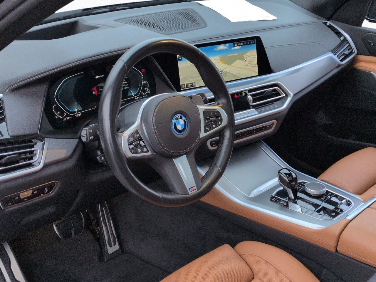 BMW X5 xD 45e M SPORT Laser 2-AchsLuft DAPr Pano AHK foto 19