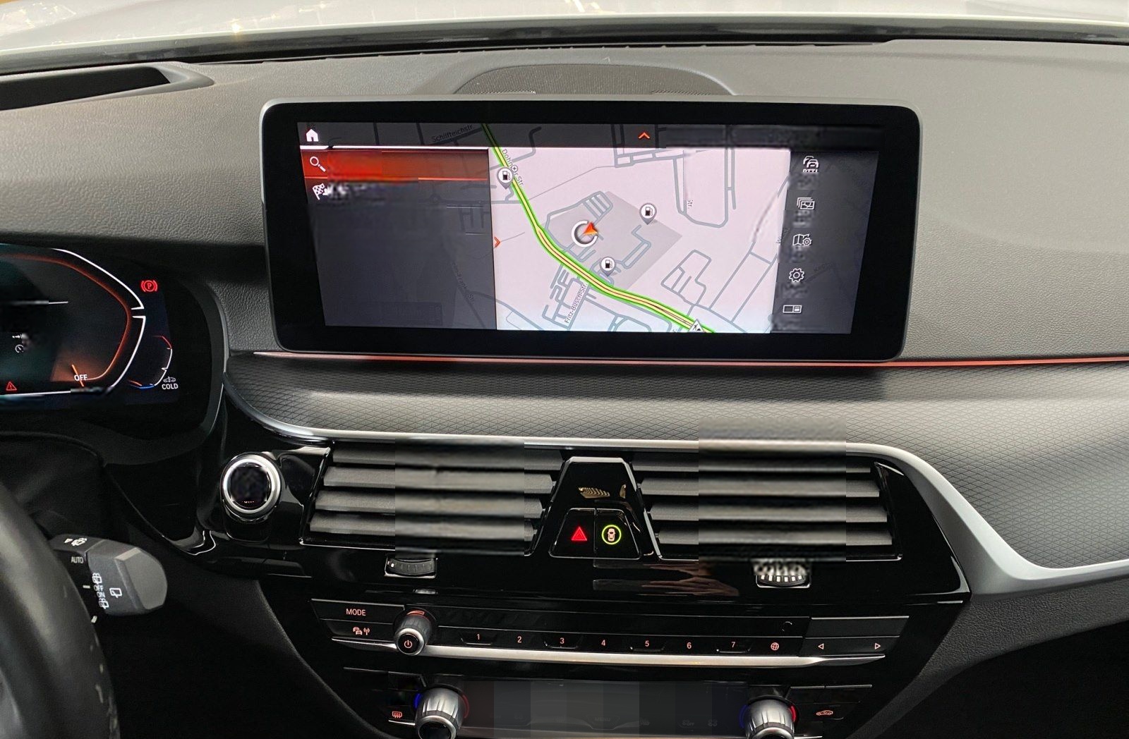 BMW 530d Touring M Sport LiveCockpitProf Head-Up foto 10