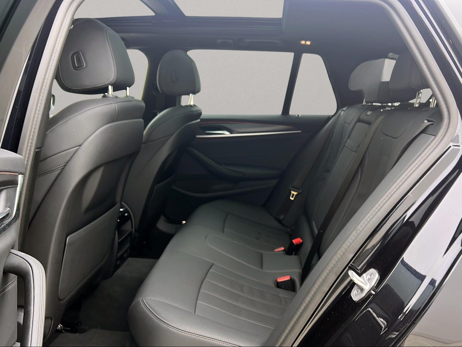 BMW 530d Touring M Sport LiveCockpitProf Kamera foto 15