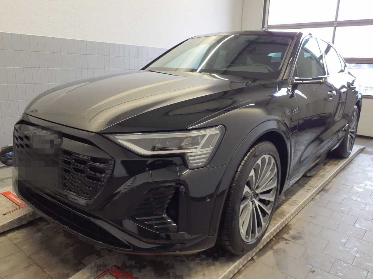 Audi Q8 e-tron Sportback S Line Pano Matrix Memory 36 foto 2