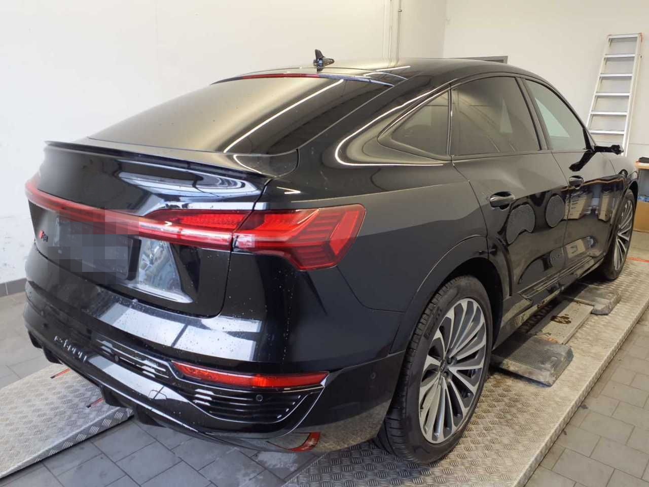 Audi Q8 e-tron Sportback S Line Pano Matrix Memory 36 foto 4