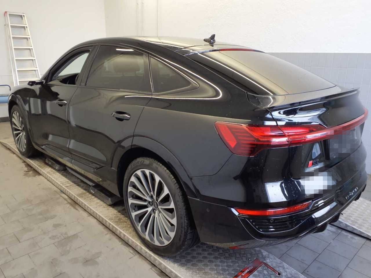 Audi Q8 e-tron Sportback S Line Pano Matrix Memory 36 foto 5