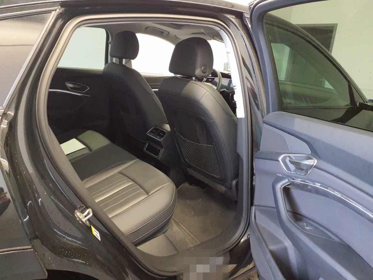 Audi Q8 e-tron Sportback S Line Pano Matrix Memory 36 foto 7