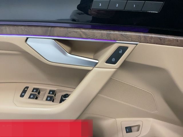 Volkswagen Touareg 3.0 TDI Atmosphere AHK MATRIX PANO STAND foto 10