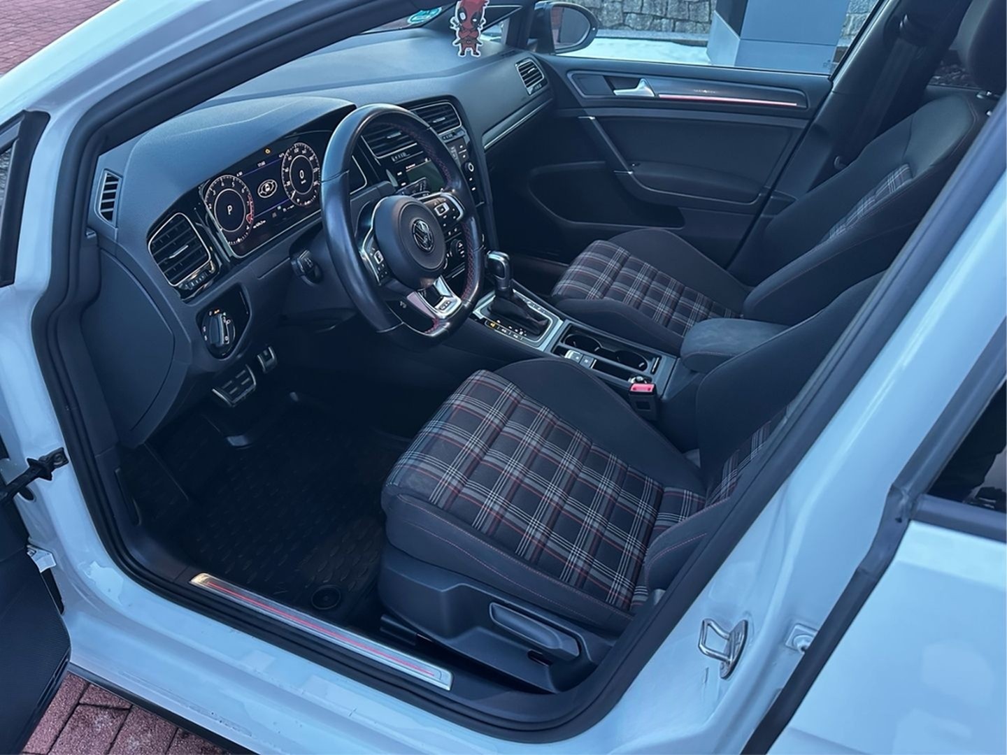 Volkswagen Golf GTI Perform. DSG AHK Pano Navi LED ACC DCC  foto 17