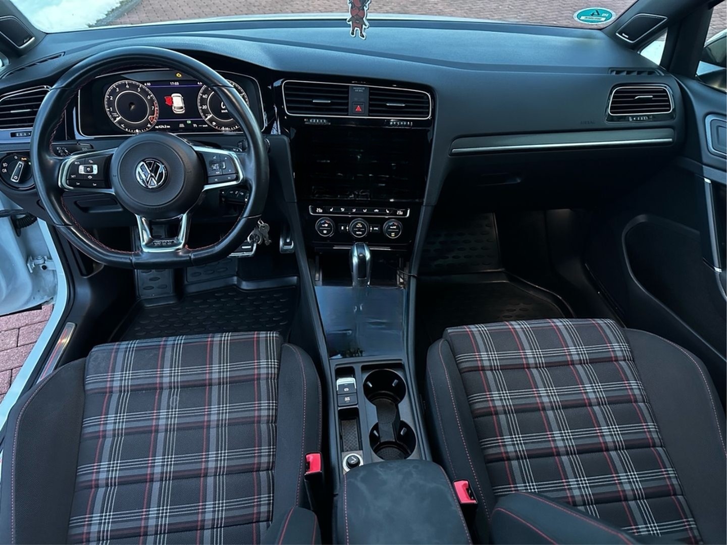 Volkswagen Golf GTI Perform. DSG AHK Pano Navi LED ACC DCC  foto 4