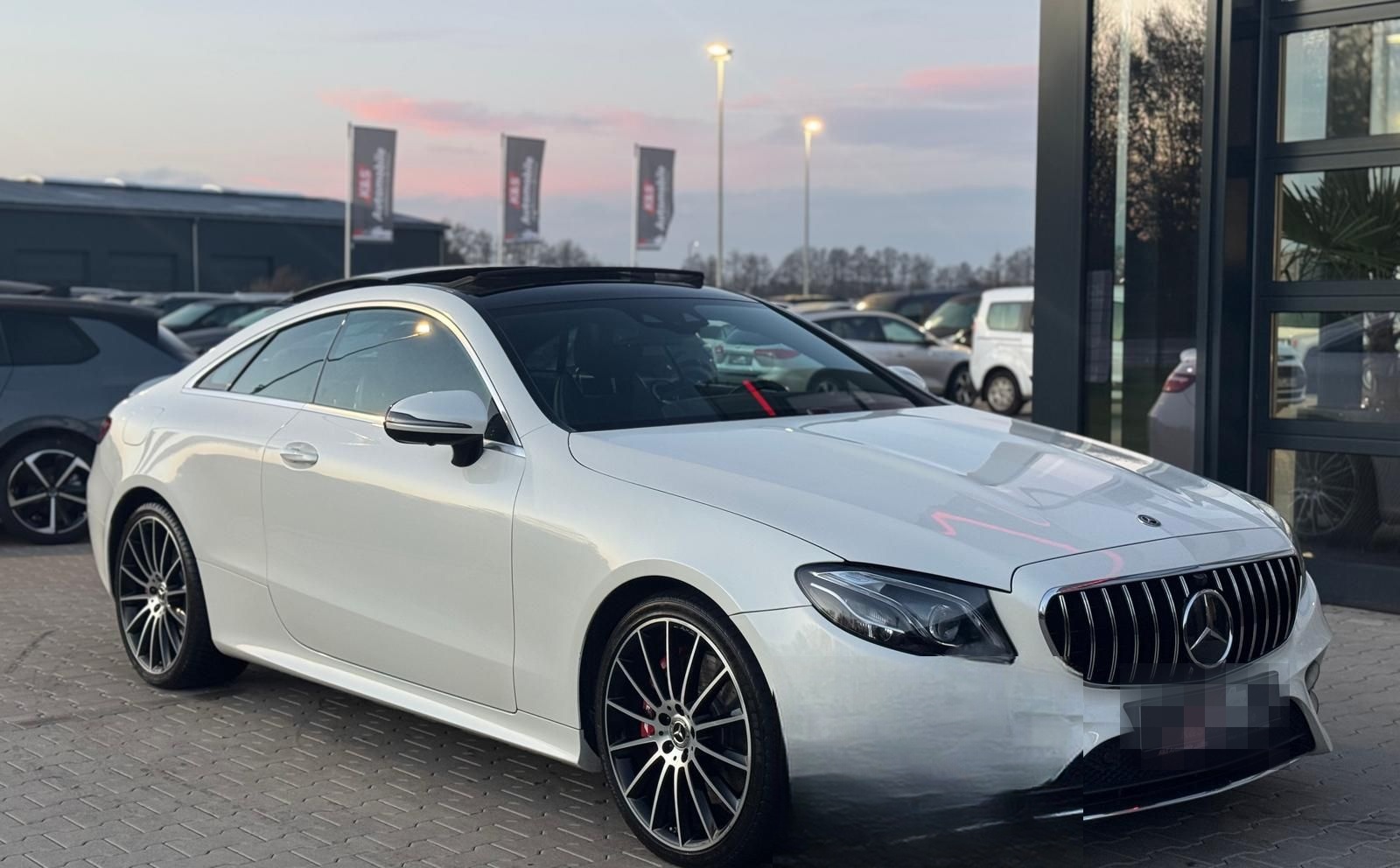 Mercedes-Benz E 350 COUPE*SHZ*WILDSCREEN*CARPLAY*PANO* foto 3