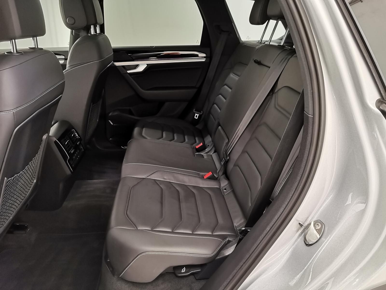 Volkswagen Touareg 3.0 V6 TSI DSG Elegance 4Motion eHybrid  foto 23