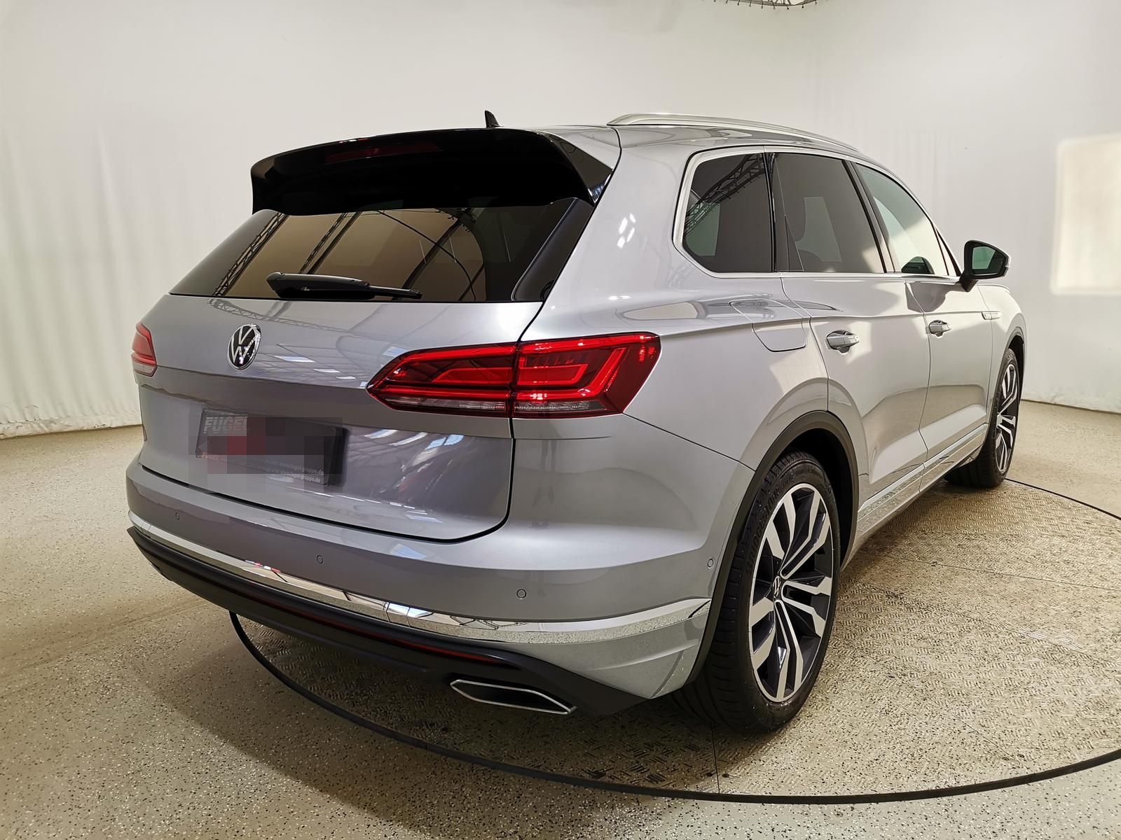 Volkswagen Touareg 3.0 V6 TSI DSG Elegance 4Motion eHybrid  foto 4