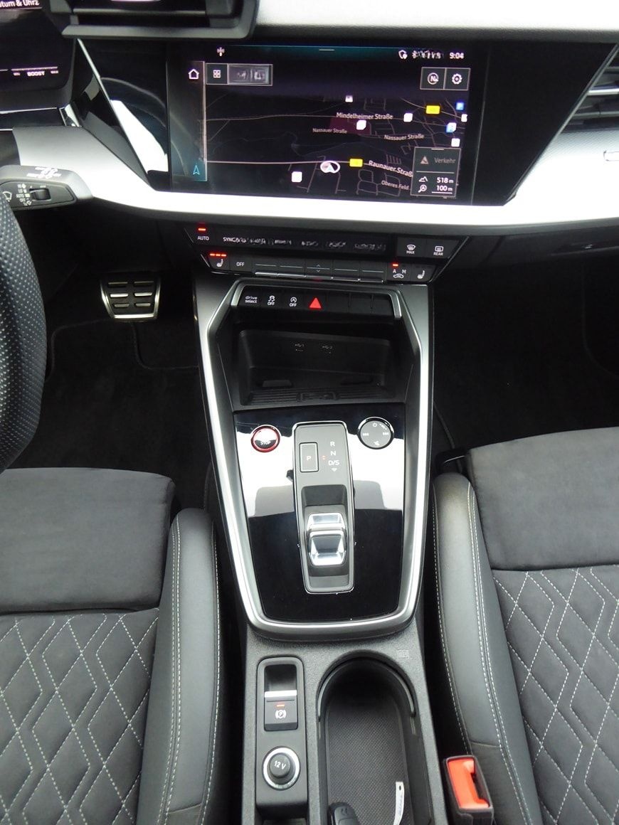 Audi S3 Sportback 2.0 TFSI quattro foto 8