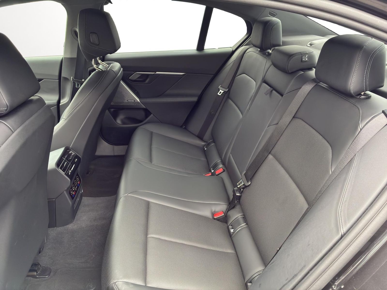 BMW 520d Limousine aLED eSitze 360°Kam HUD foto 15