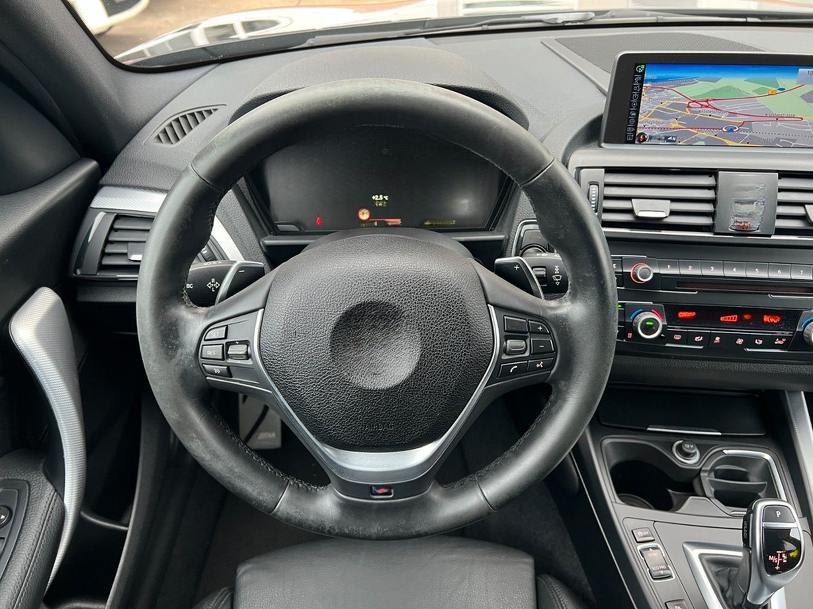 BMW M135 i xDrive *AUTOMATIK*LEDER*NAV.PROF* foto 11